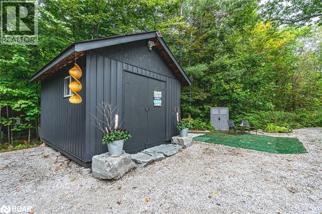 7498 ISLAND Crescent
