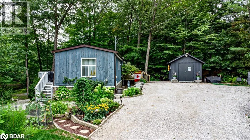 7498 ISLAND Crescent