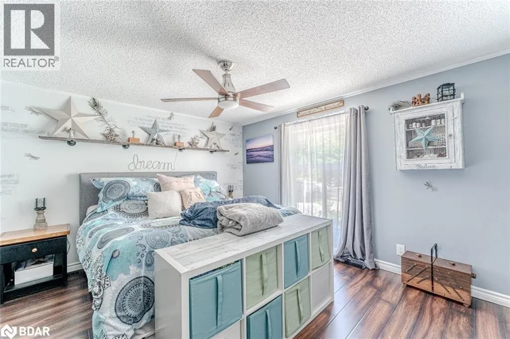 7498 ISLAND Crescent