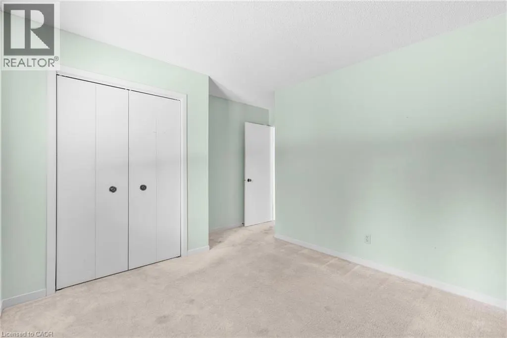 4 ROSSMORE Avenue Unit# 5, #5