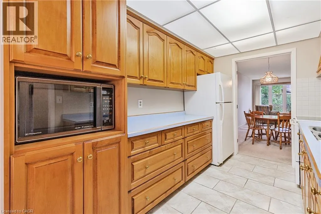 4 ROSSMORE Avenue Unit# 5, #5