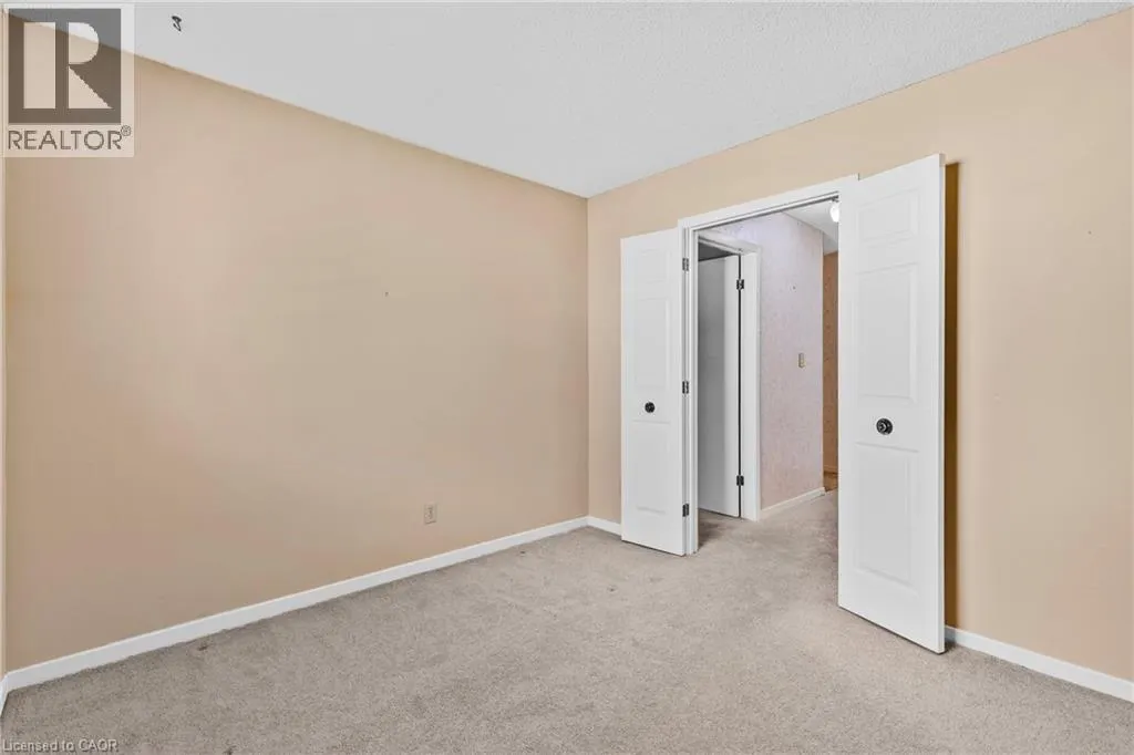 4 ROSSMORE Avenue Unit# 5, #5