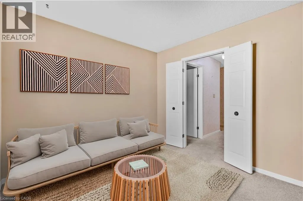 4 ROSSMORE Avenue Unit# 5, #5