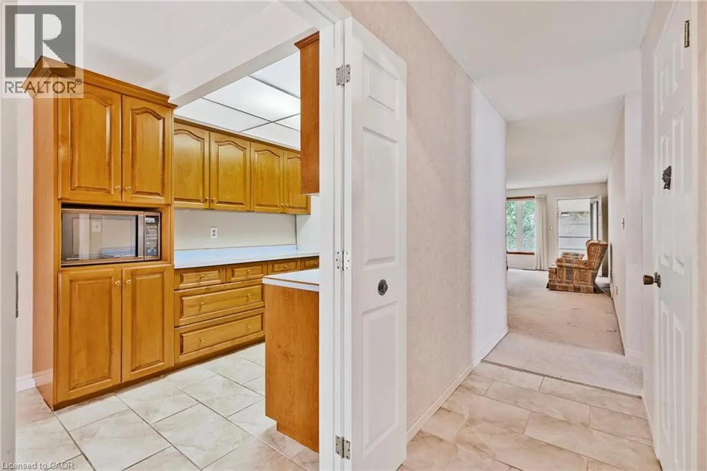 4 ROSSMORE Avenue Unit# 5, #5