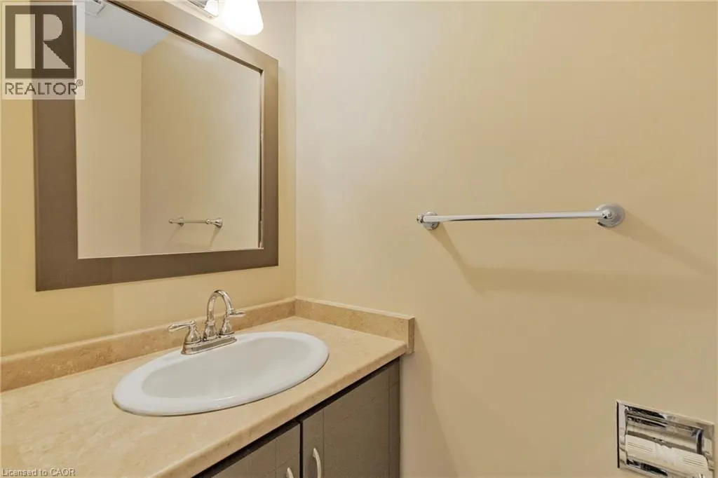 4 ROSSMORE Avenue Unit# 5, #5