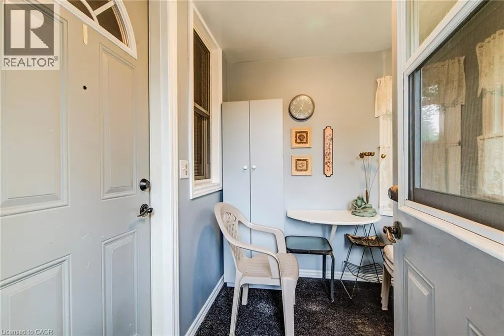 105 LORNE Crescent