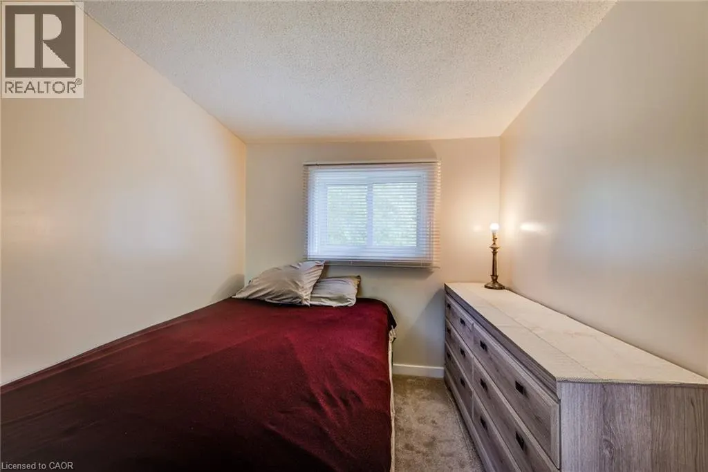 105 LORNE Crescent