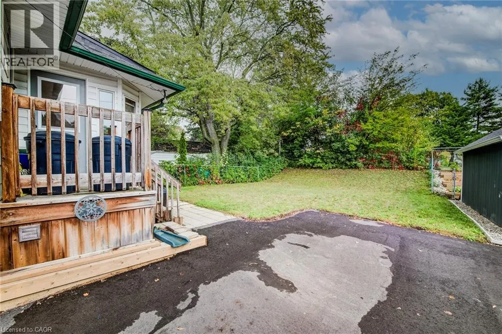 105 LORNE Crescent