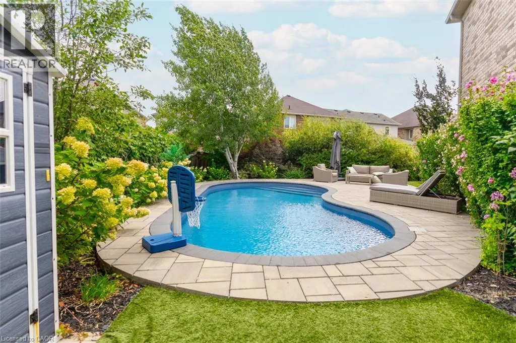 444 CARBERT Crescent