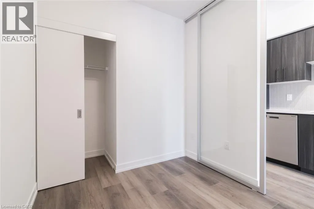 15 WELLINGTON Street S Unit# 208, #208