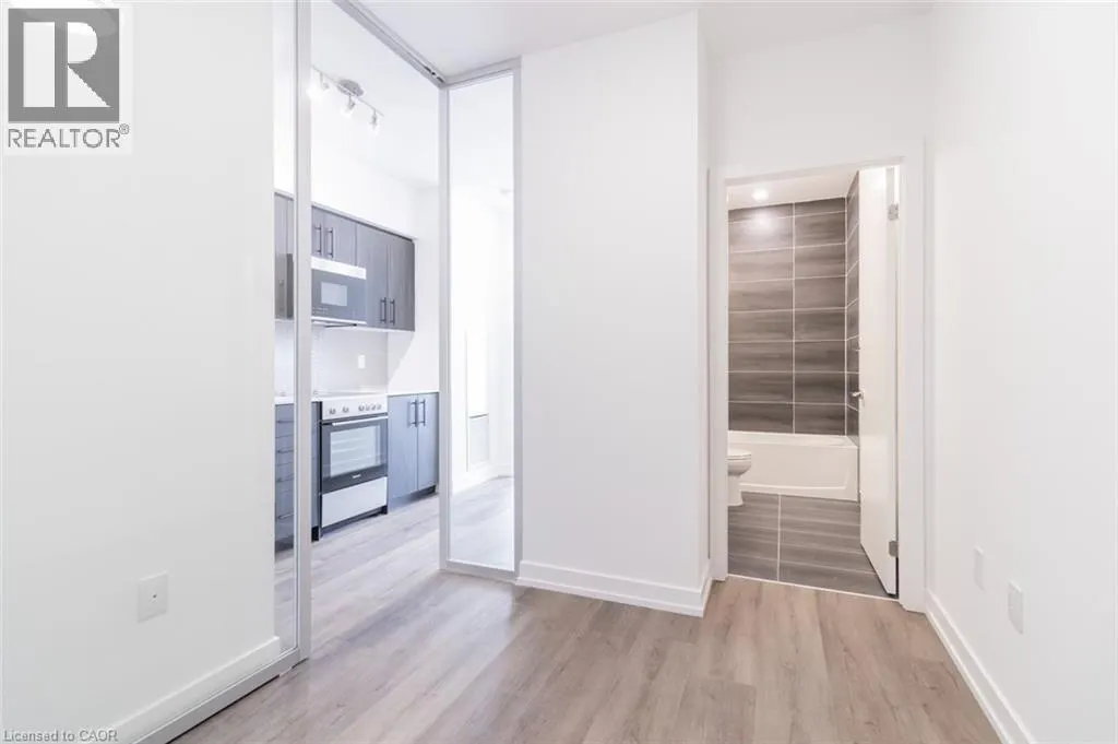 15 WELLINGTON Street S Unit# 208, #208