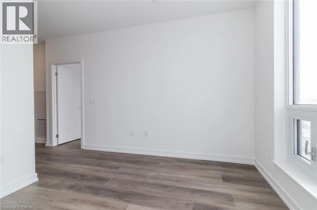 15 WELLINGTON Street S Unit# 208, #208