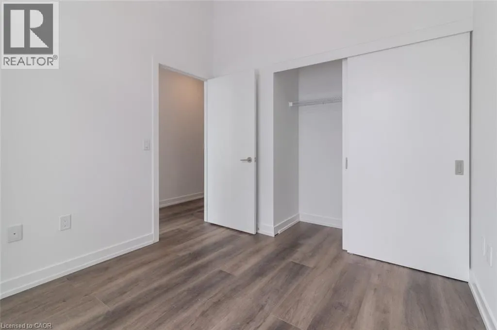 15 WELLINGTON Street S Unit# 208, #208