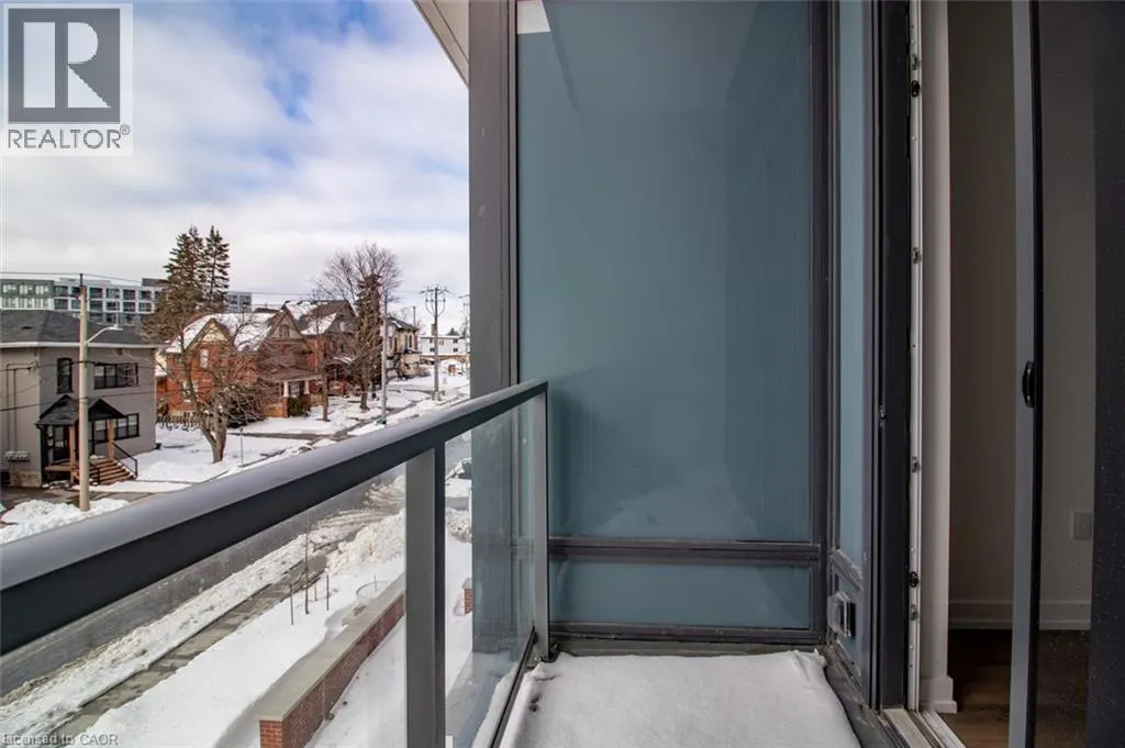 15 WELLINGTON Street S Unit# 208, #208