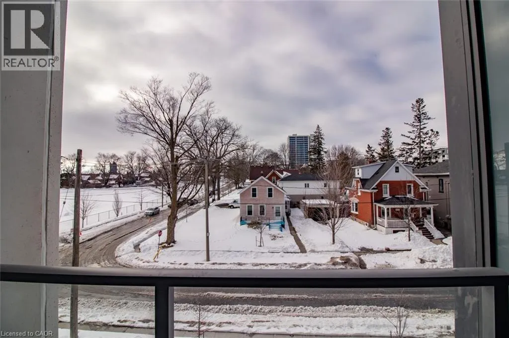 15 WELLINGTON Street S Unit# 208, #208