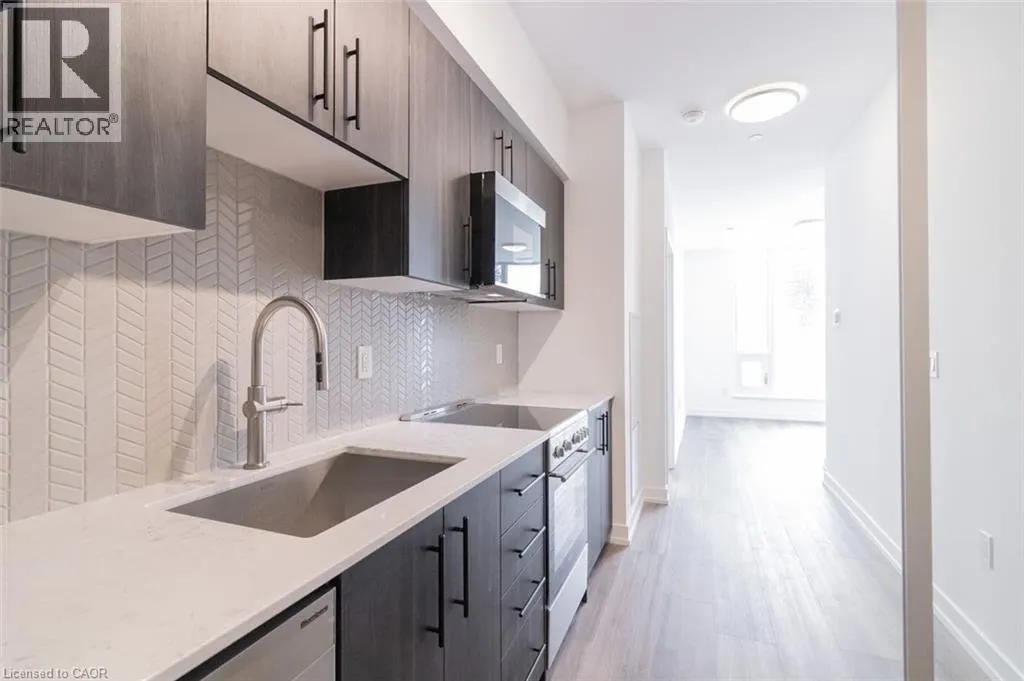 15 WELLINGTON Street S Unit# 208, #208