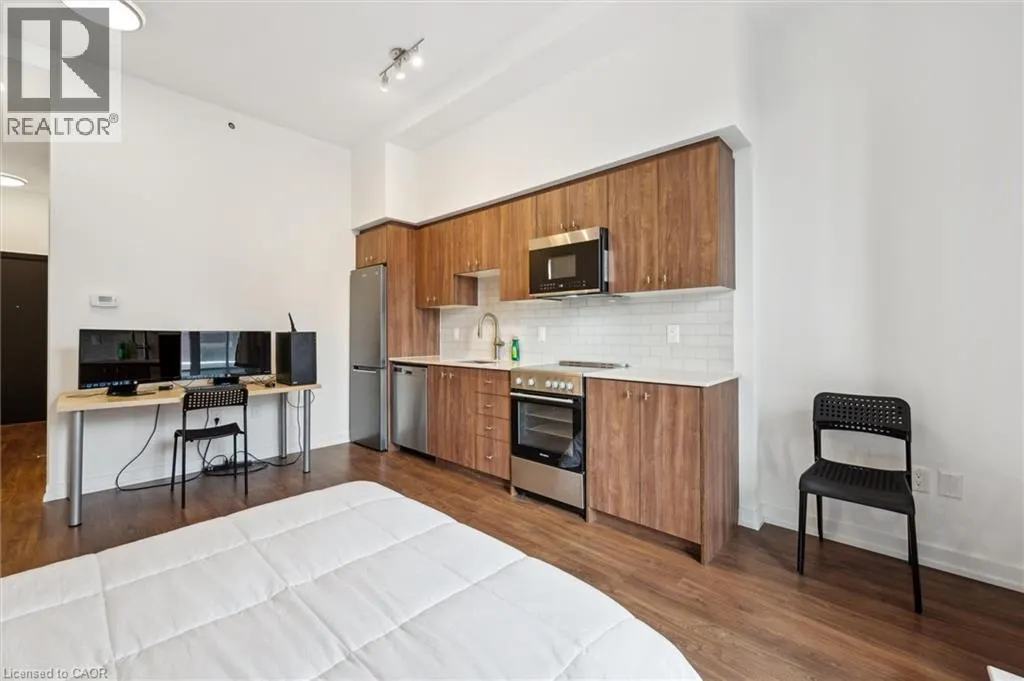 5 WELLINGTON Street S Unit# 209, #209