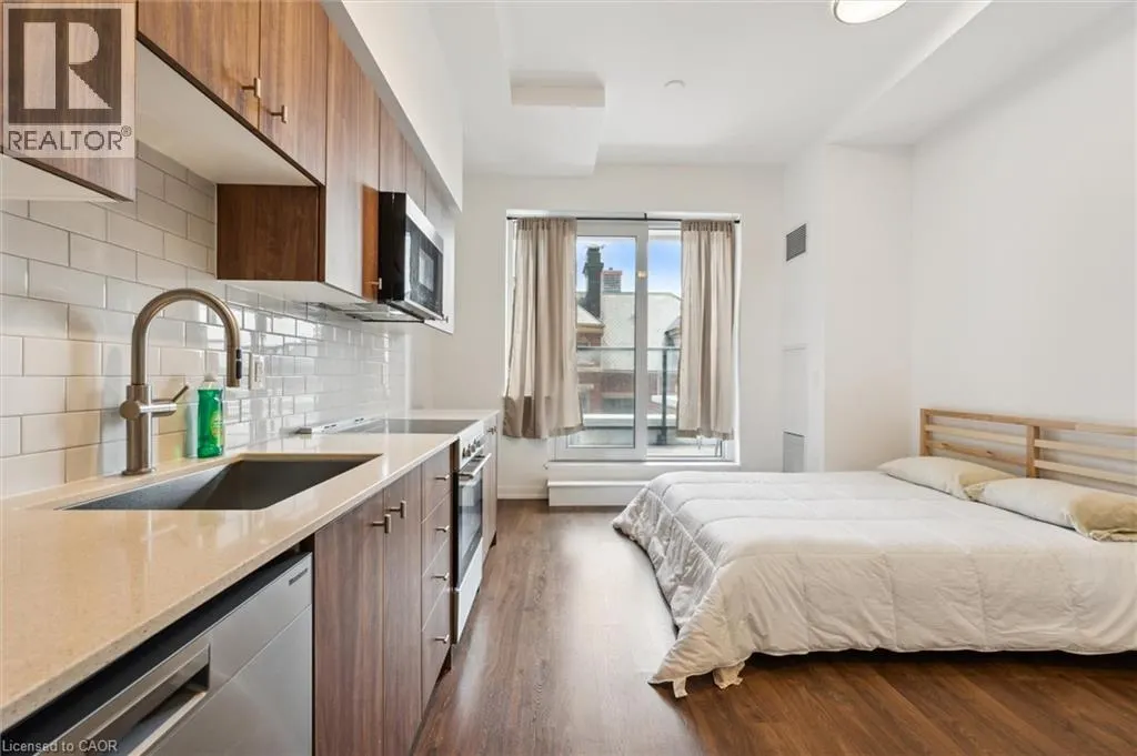 5 WELLINGTON Street S Unit# 209, #209