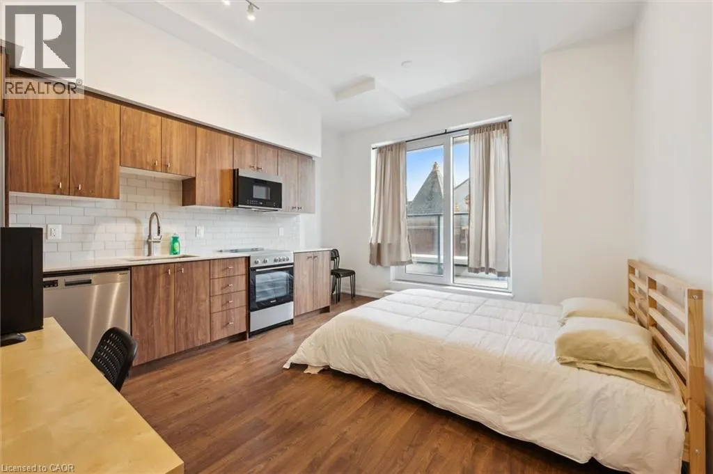 5 WELLINGTON Street S Unit# 209, #209