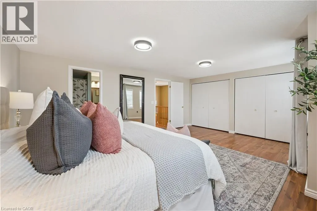 35 SMALL Court