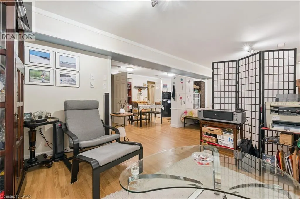 35 SMALL Court