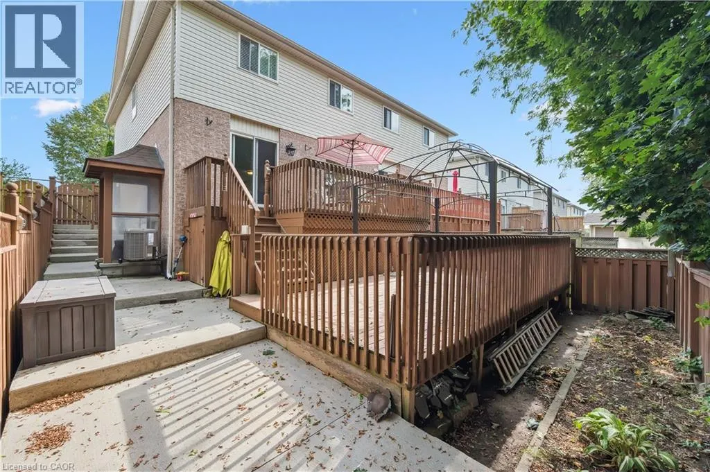 35 SMALL Court