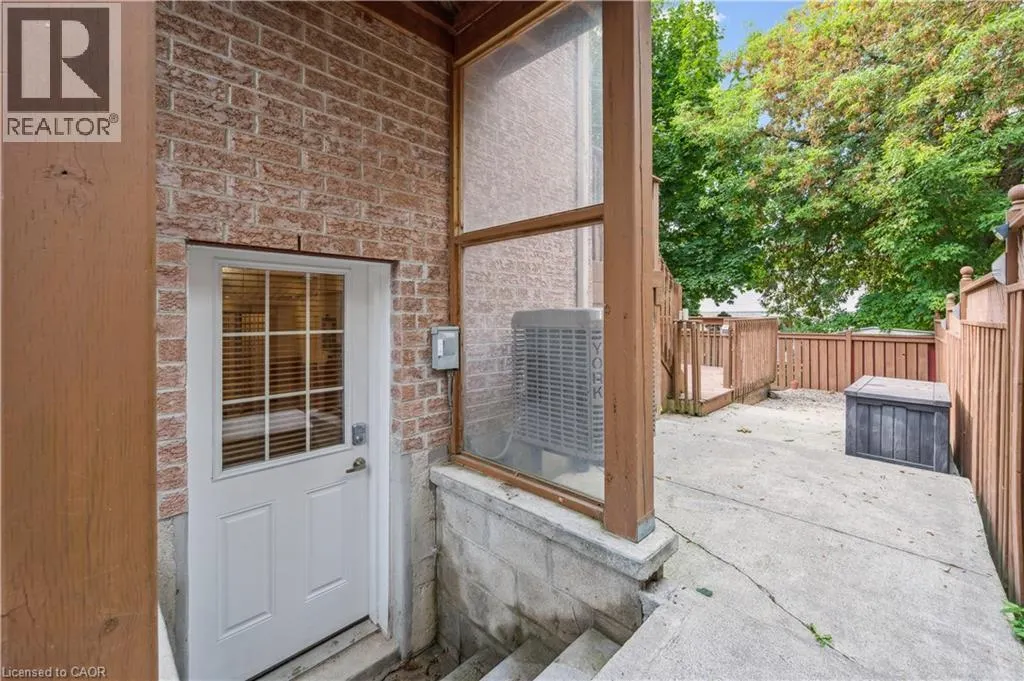 35 SMALL Court