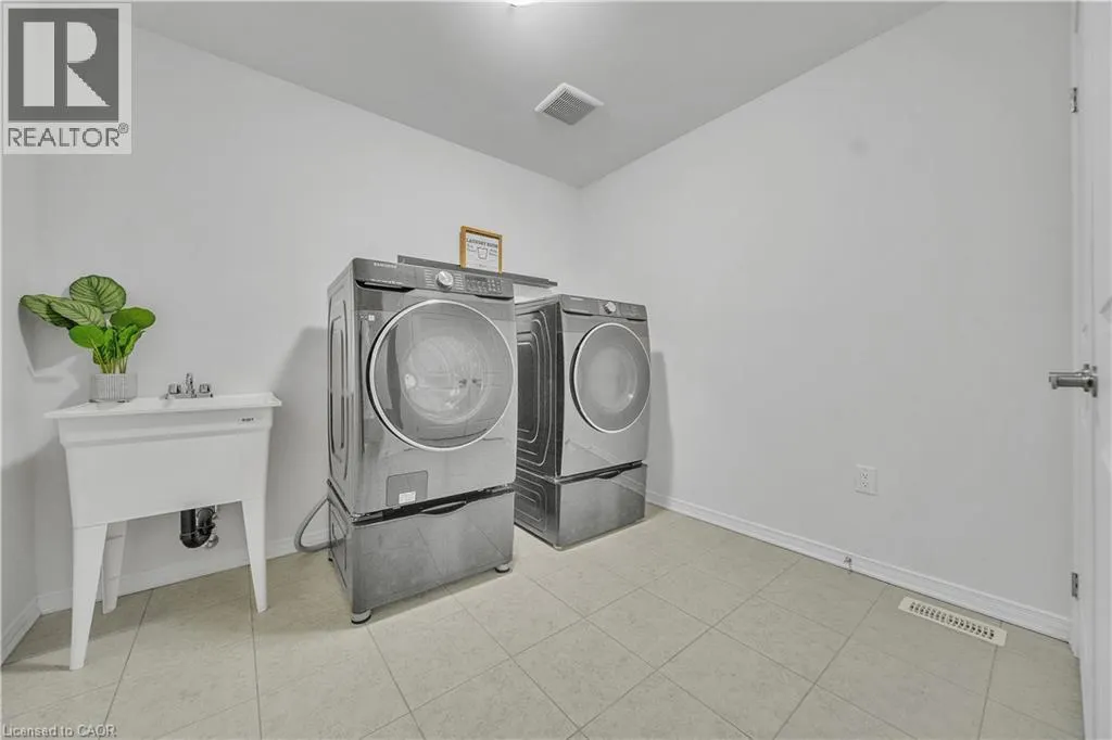 237 KINSMAN Drive