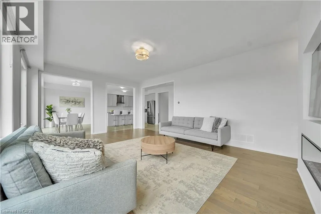 237 KINSMAN Drive