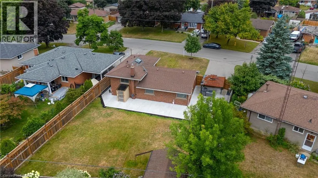 35 HICKERY Place