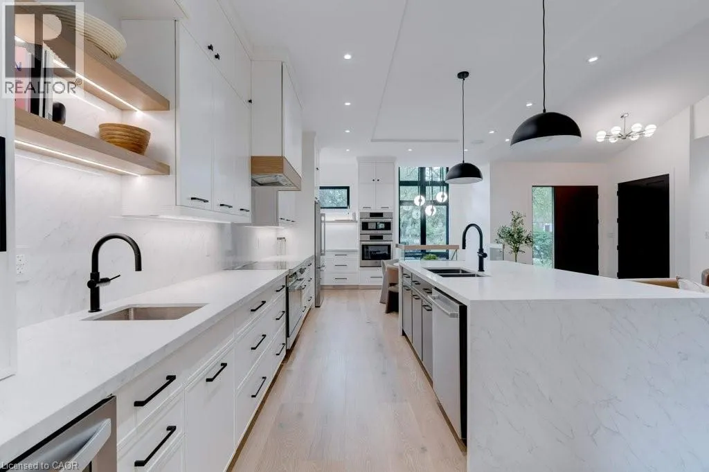2209 COURTLAND Drive