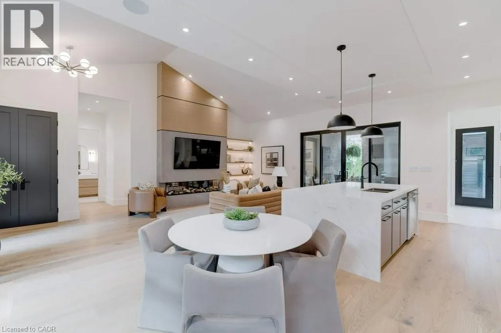 2209 COURTLAND Drive
