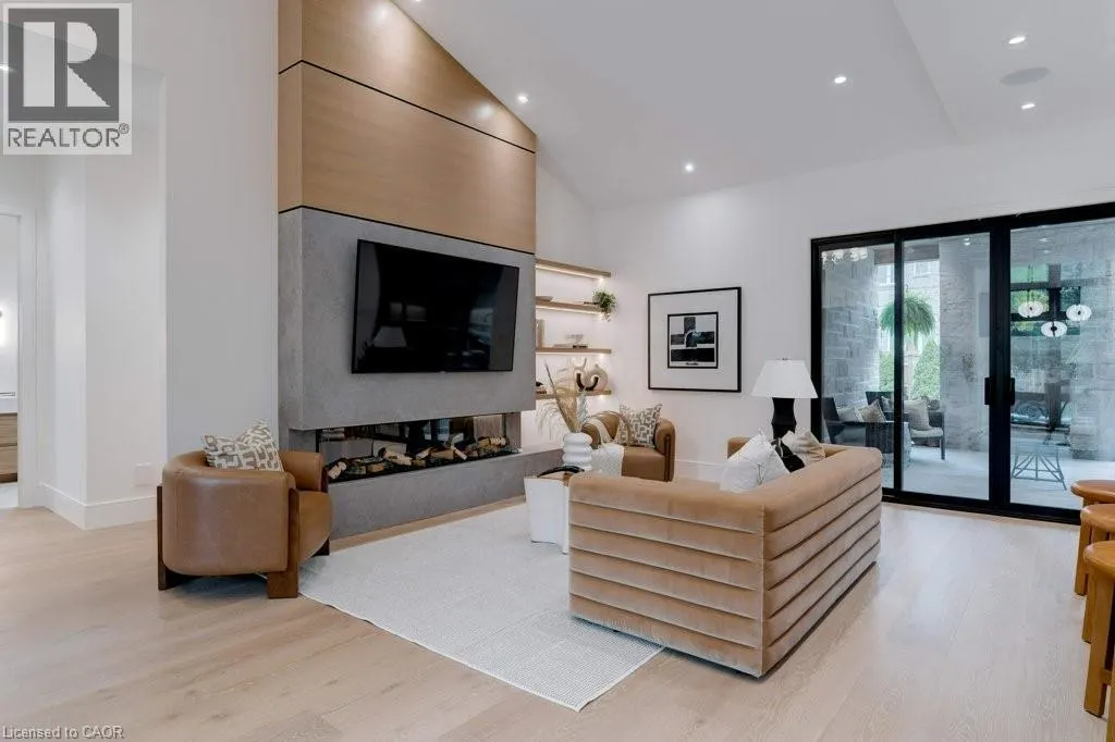 2209 COURTLAND Drive