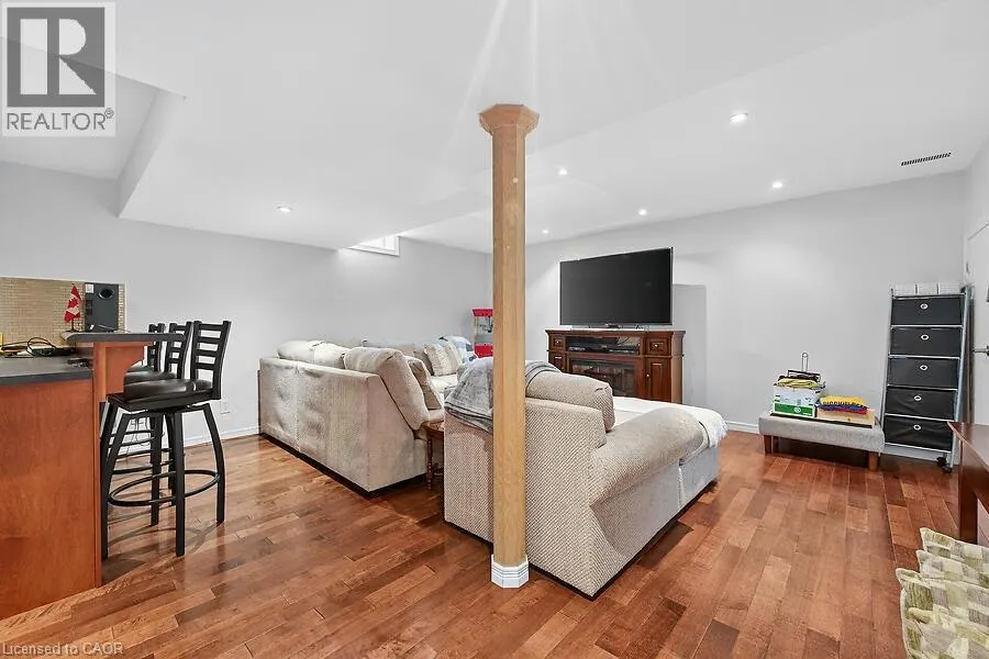 28 WOODBANK Street