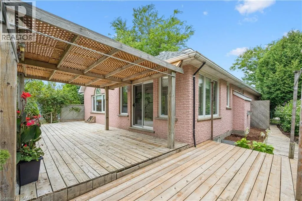 22 WINDWARD Place