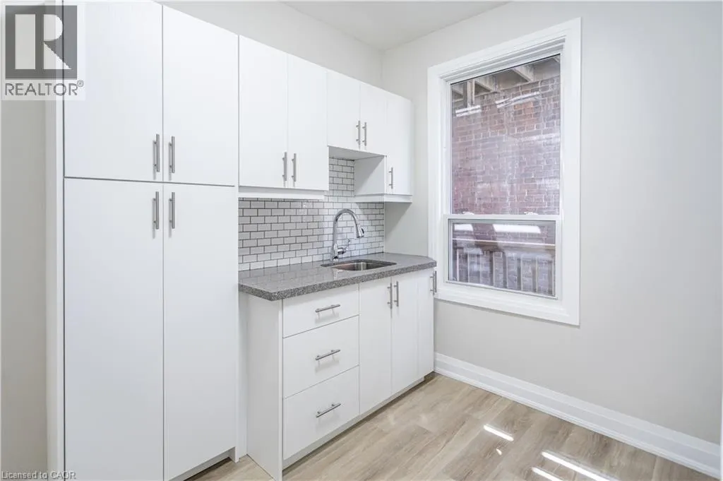 297 MARY Street N Unit# 1, #1