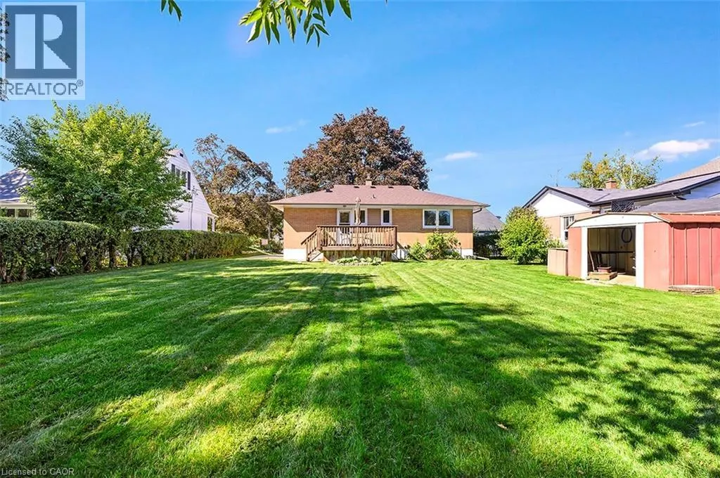 207 ELMWOOD Crescent