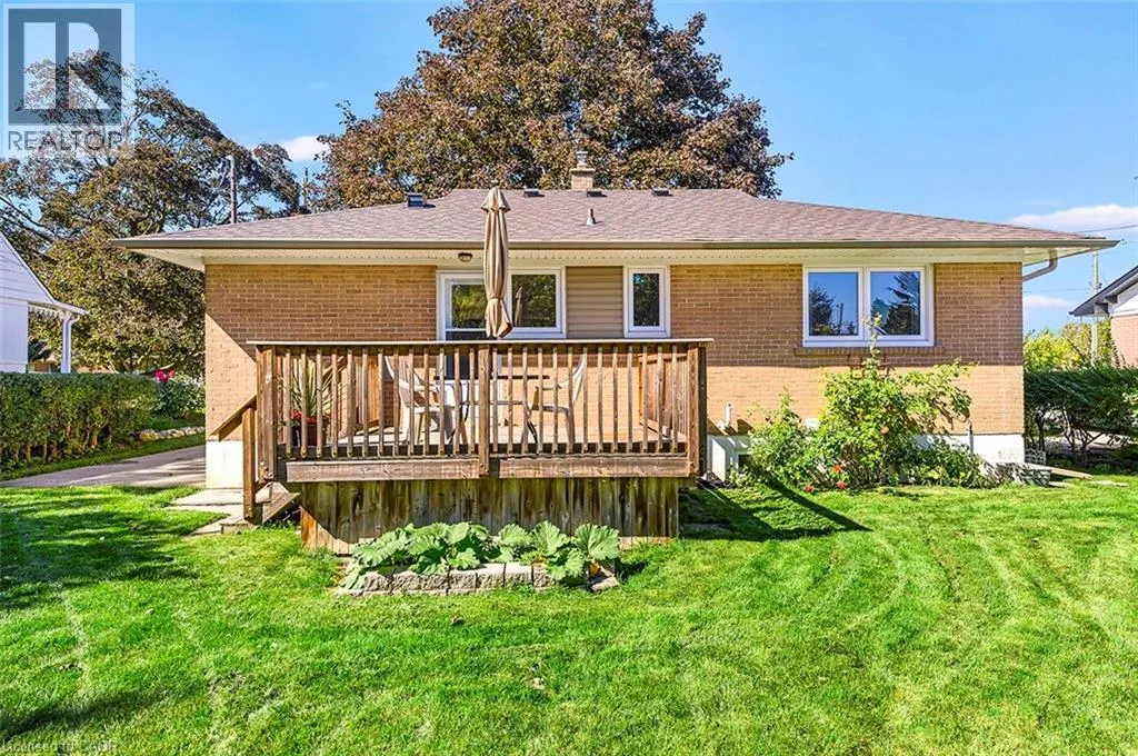 207 ELMWOOD Crescent