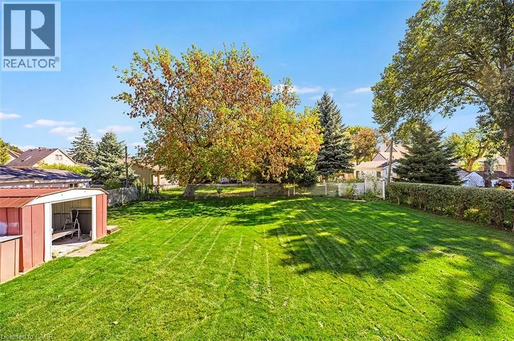 207 ELMWOOD Crescent