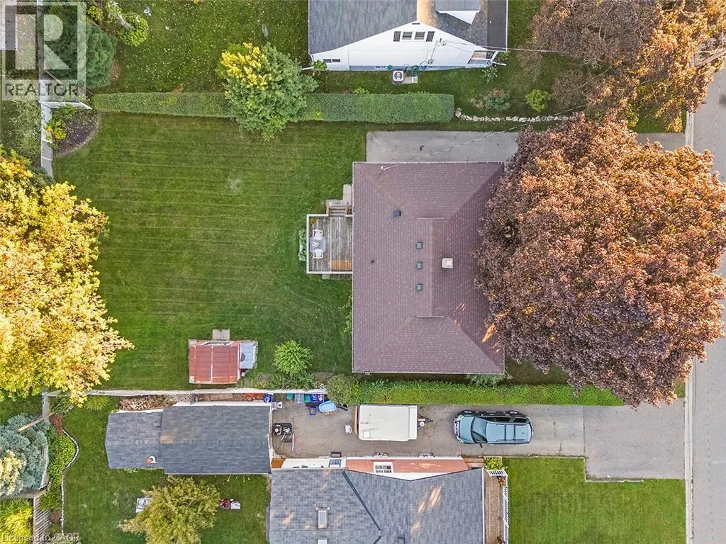 207 ELMWOOD Crescent