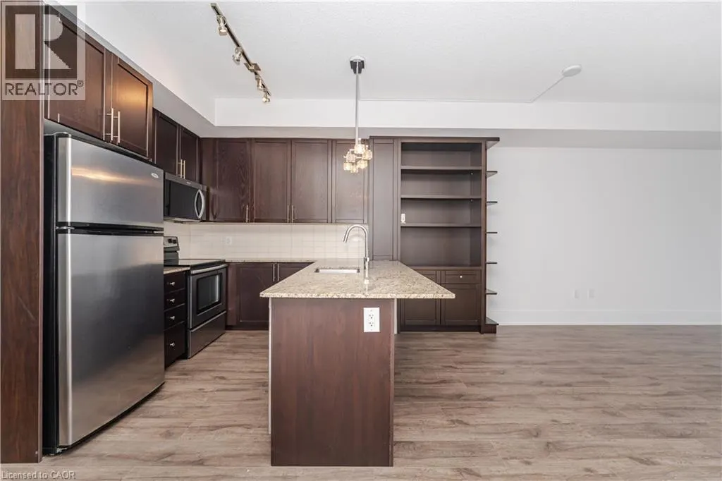 560 FRONT Street W Unit# 821, #821