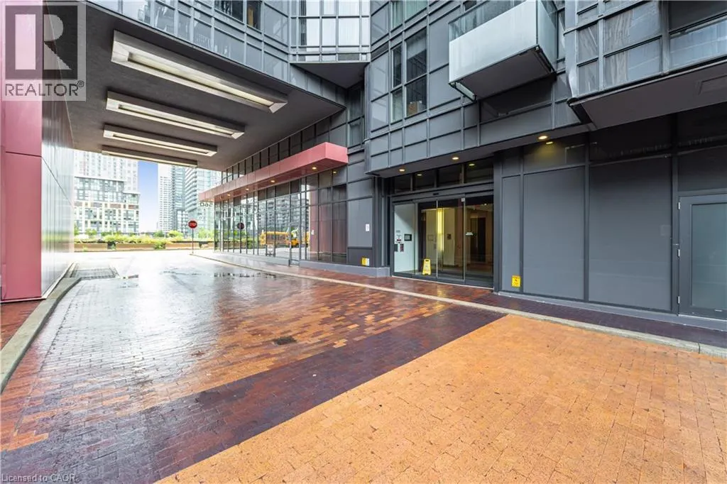 560 FRONT Street W Unit# 821, #821