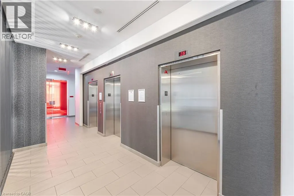 560 FRONT Street W Unit# 821, #821