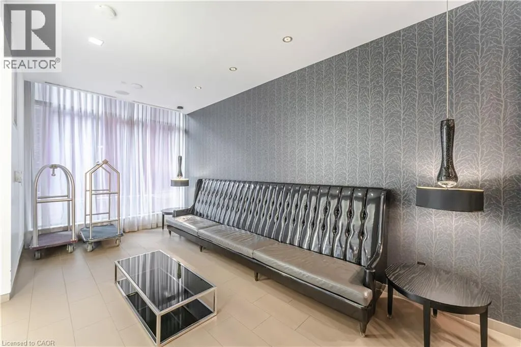 560 FRONT Street W Unit# 821, #821