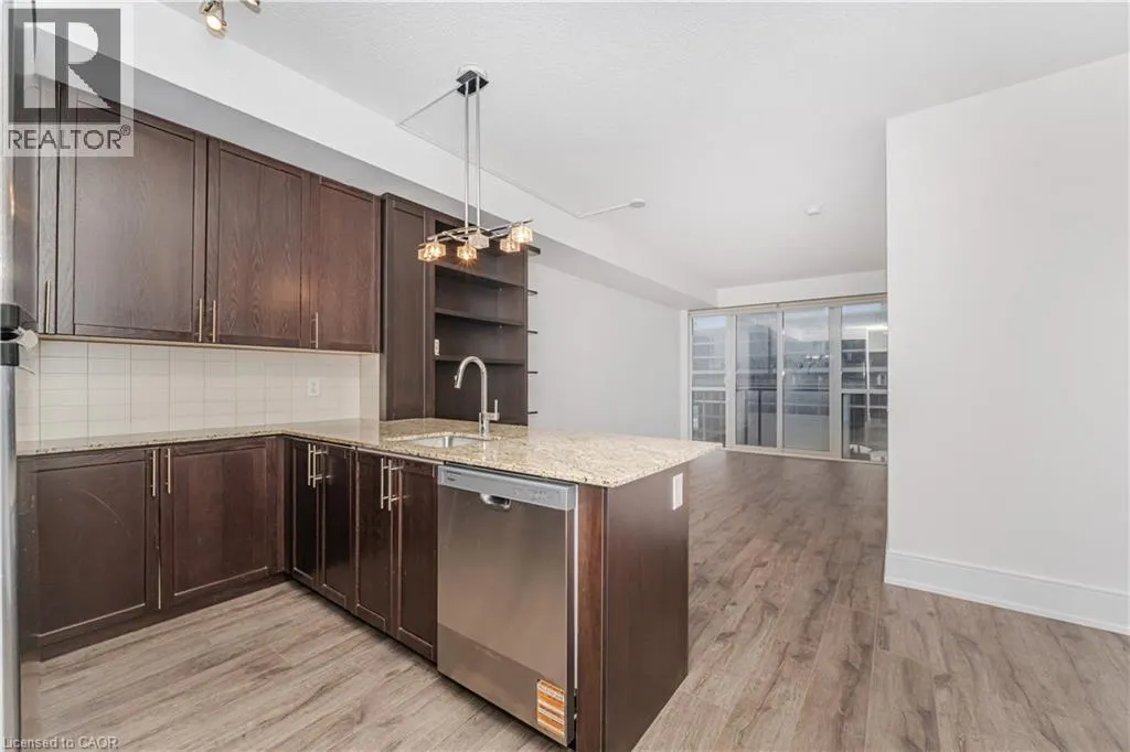 560 FRONT Street W Unit# 821, #821