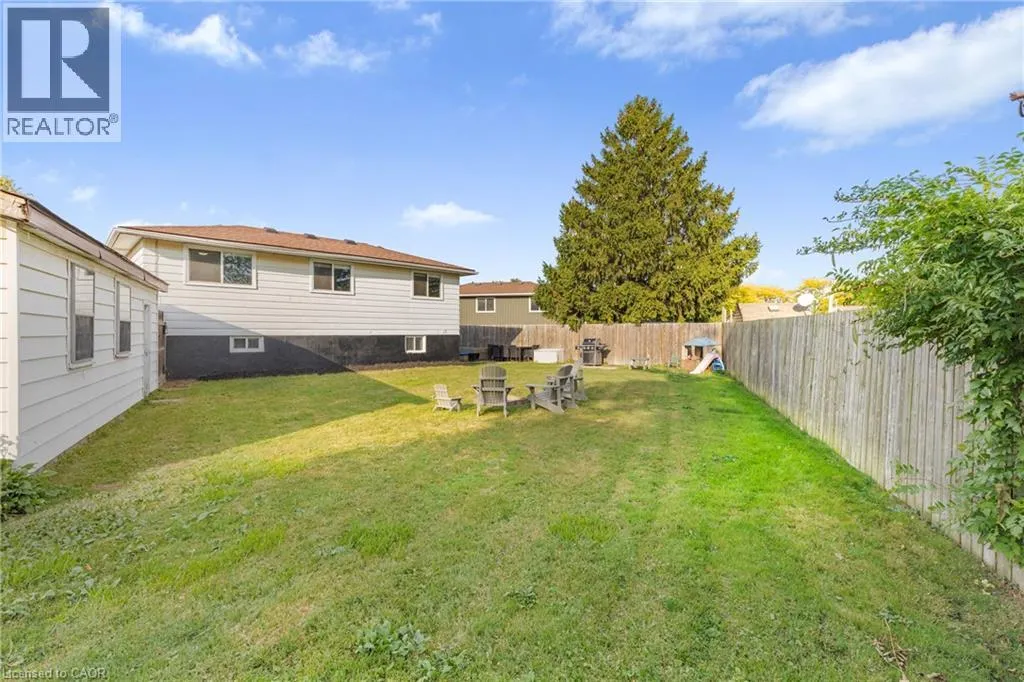 16 ROXBOROUGH Court
