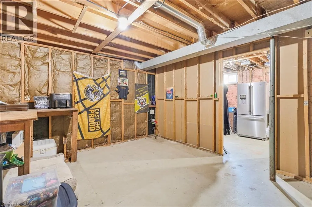 16 ROXBOROUGH Court
