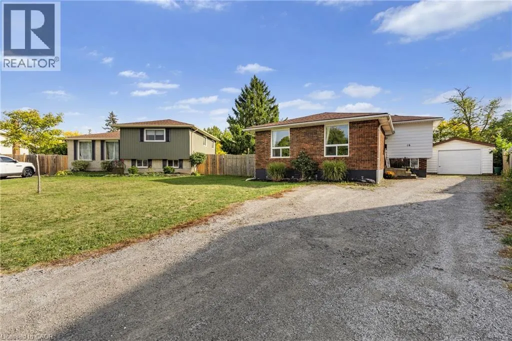 16 ROXBOROUGH Court