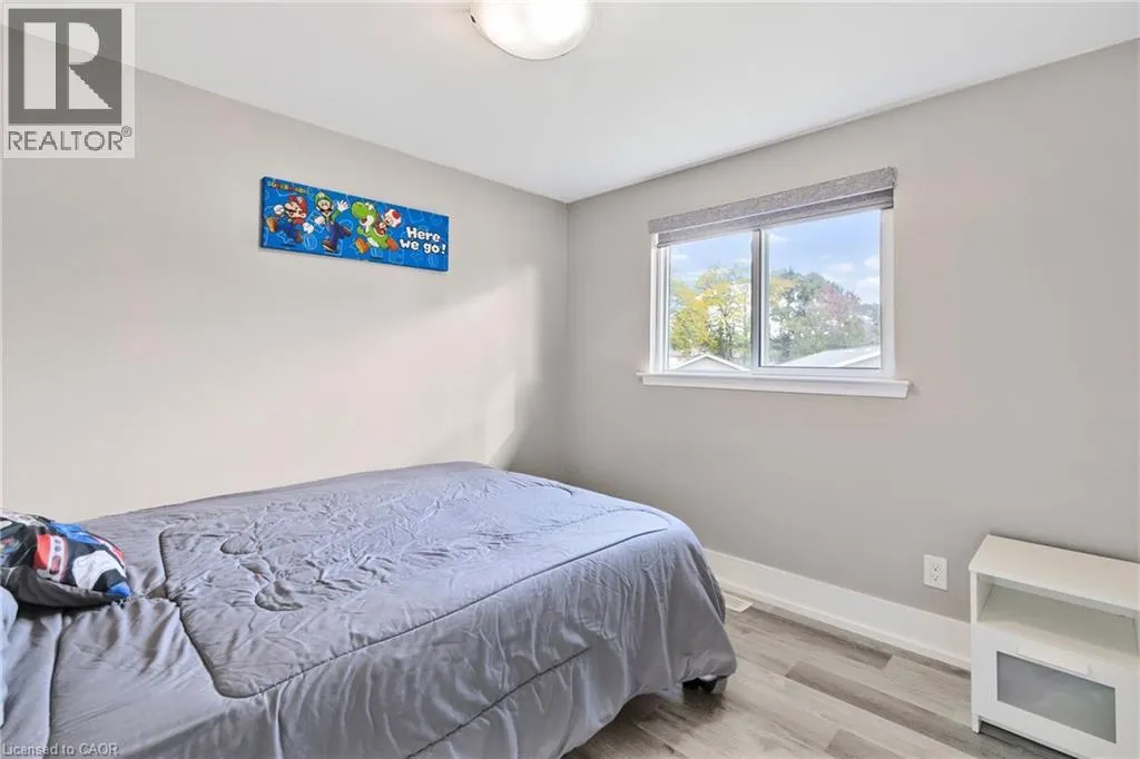 16 ROXBOROUGH Court