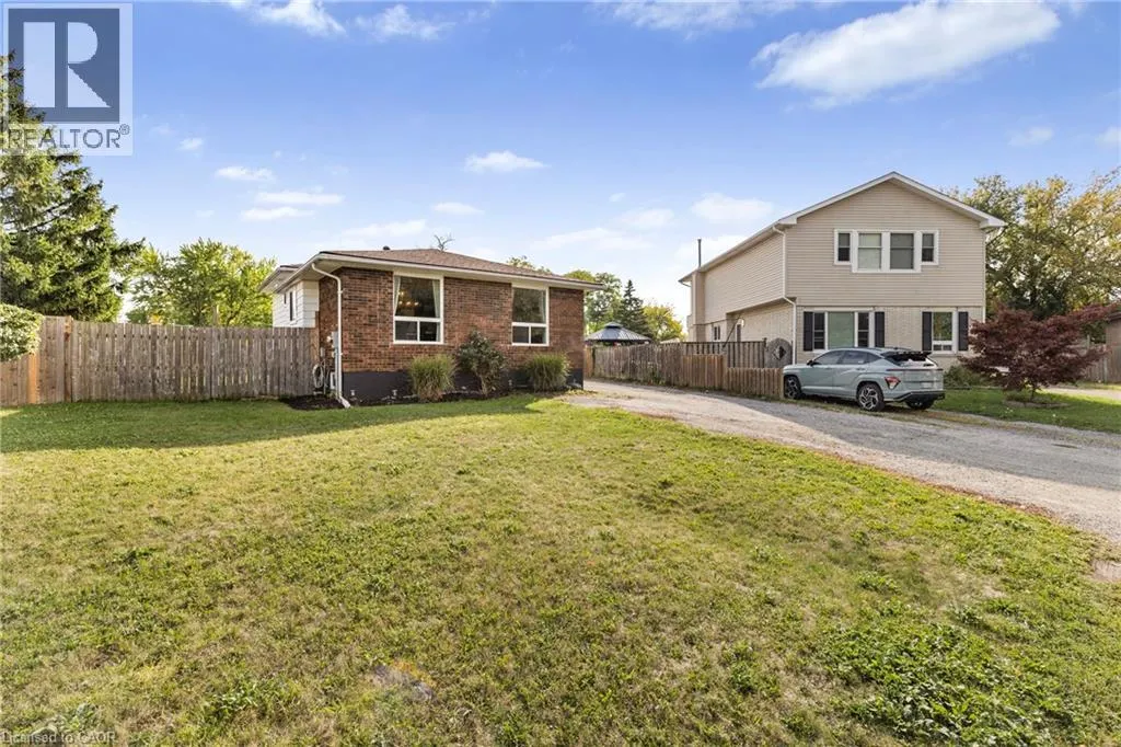 16 ROXBOROUGH Court